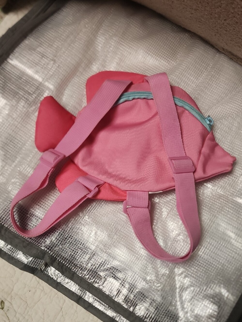 Pink Fish-Shaped Backpack - Picture 3 of 4